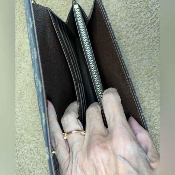 Louis Vuitton Mini Lin Sarah Brown Monogram Long Wallet 2007 - Picture 11 of 13